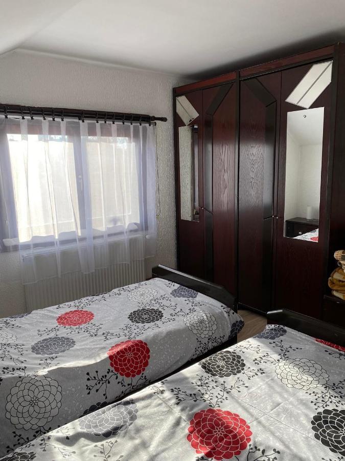 Micin Dom Apartment ปิโรต์ ภายนอก รูปภาพ